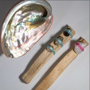 Witchy: NEW Palo Santo & Quartz Crystals with Abalone Shell, 3 PC. Set - NWT